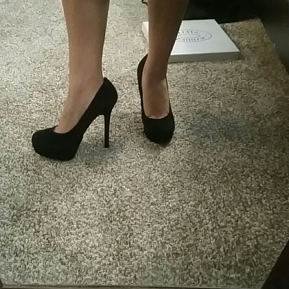 Steve Madden Shoes - PRICE DROP!!! Steve madden black high heels