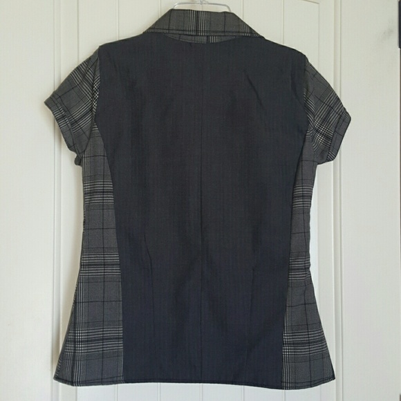 SOLD. Short Sleeve Blazer - Picture 2 of 2