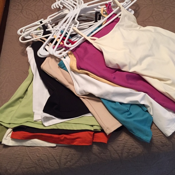 Lot of 16 layering tanks with built in bra