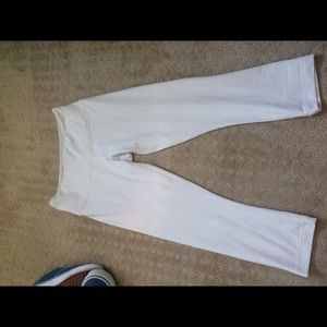 Lululemon Size 4 Cropped Leggings
