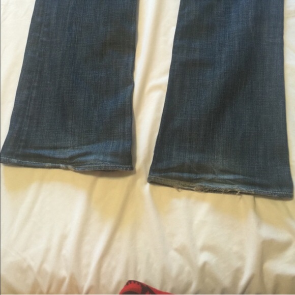 💢SOLD💢 Rock and republic distressed jeans - Picture 4 of 4