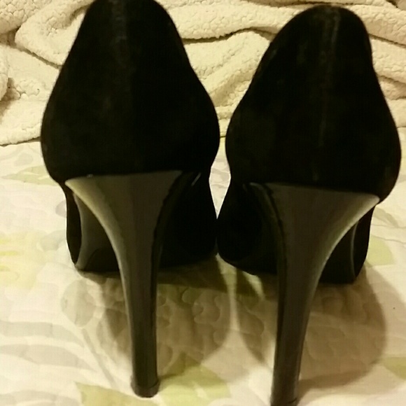 Shoes - Picture 2 of 4