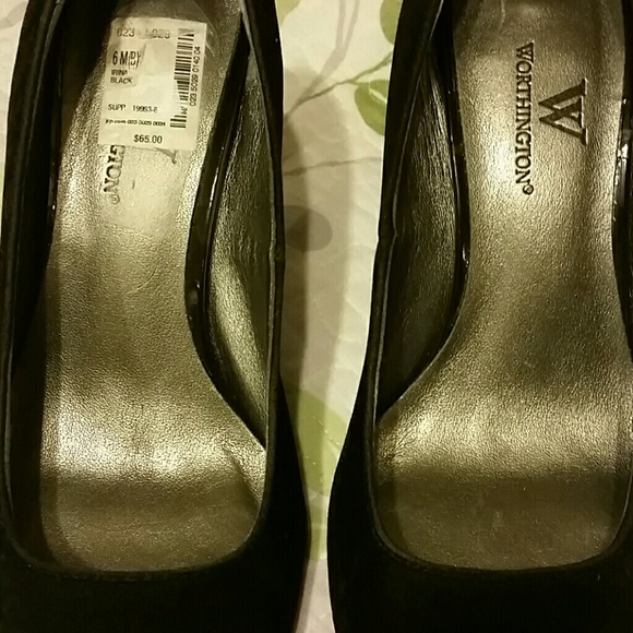 Shoes - Picture 3 of 4