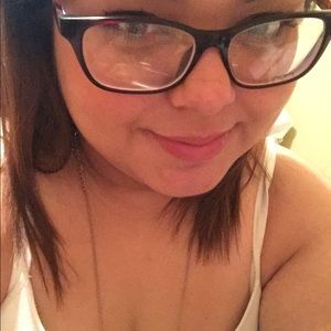 Meet your Posher, Monica