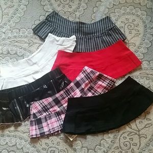 Pleated mini skirts