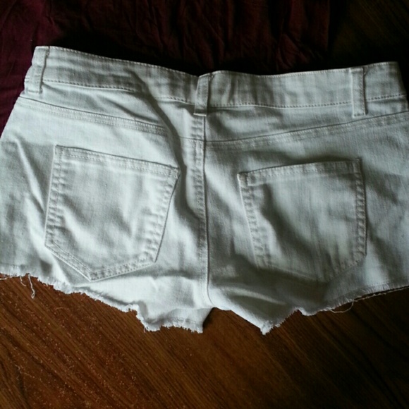 Shorts - Picture 3 of 3