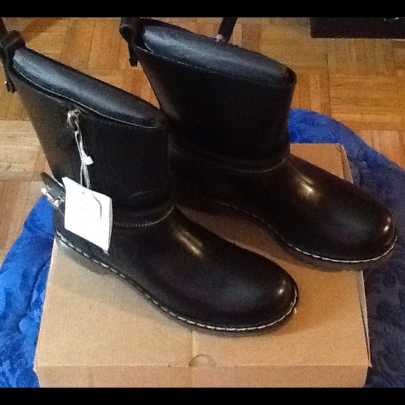 Zara Leather Bootie with Sole Detail size 6 1/2! - Picture 2 of 5