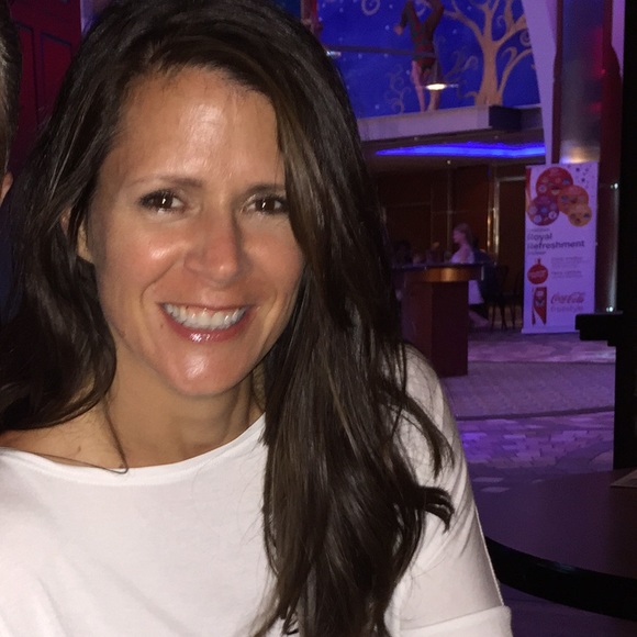 Meet your Posher, Allison - Picture 1 of 1