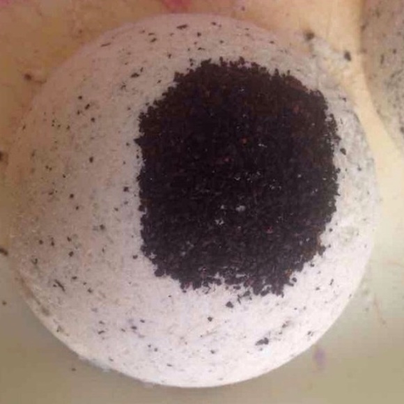 Coffee bath bomb