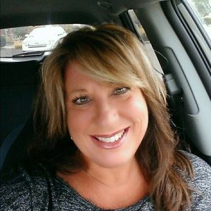 Meet your Posher, Denise