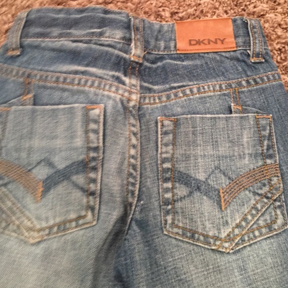Boys DKNY JEANS - Picture 3 of 3