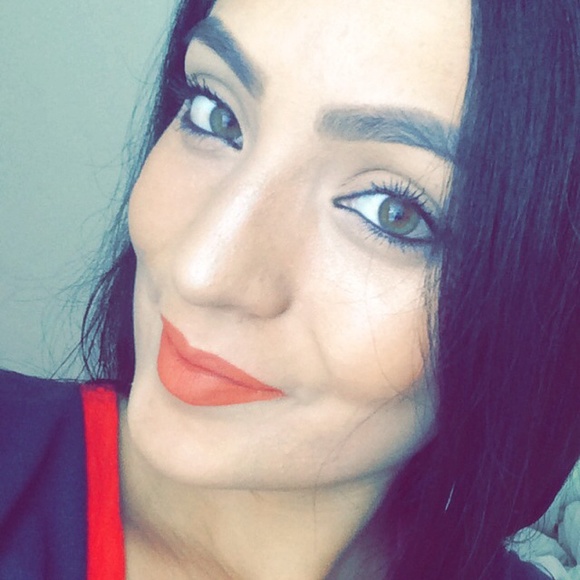 Meet your Posher, Blanca