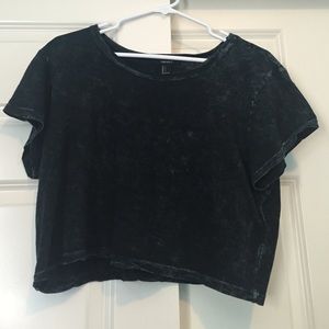 Black crop tee