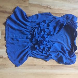 Blue sleevless blouse. Size: XL