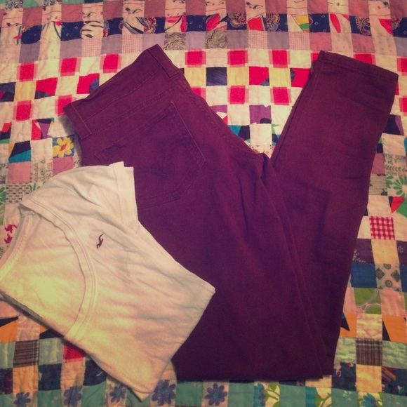 NWOT Maroon Levi's - Picture 3 of 3