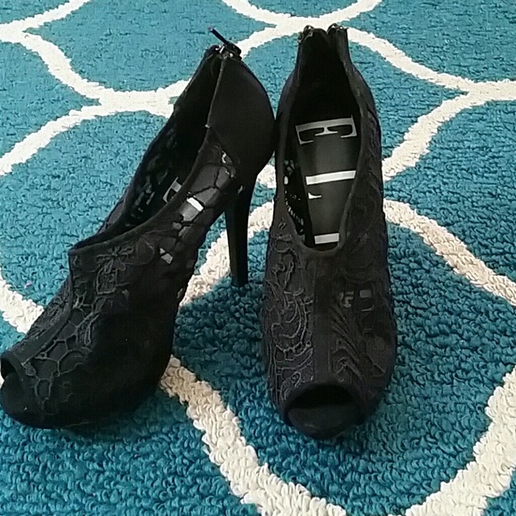 Elle high heels