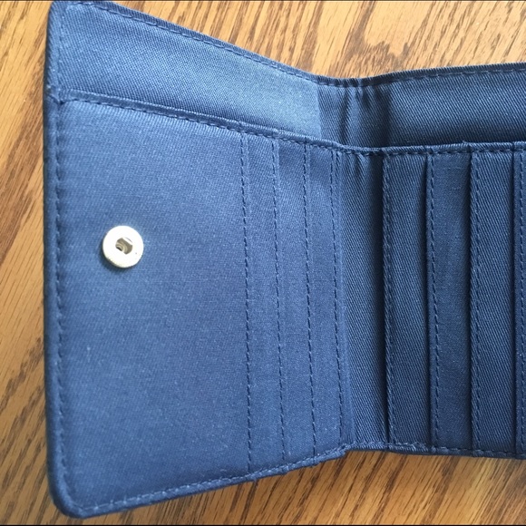 F21 dark navy blue billfold wallet - Picture 3 of 3