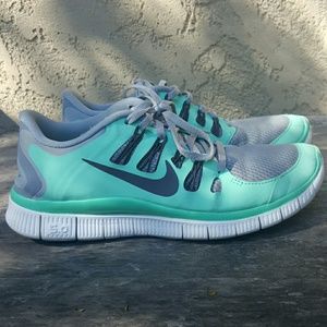 Mint/gray Nike Free 5.0+