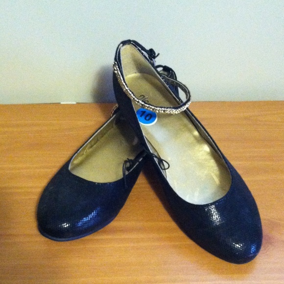 Black flats