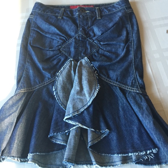 🎀Nwot Beautiful denim Guess Jeans skirts