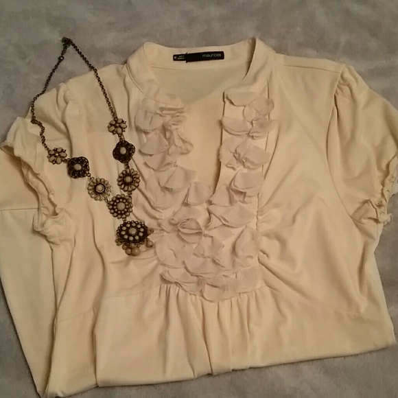 Dusty yellow dress tee