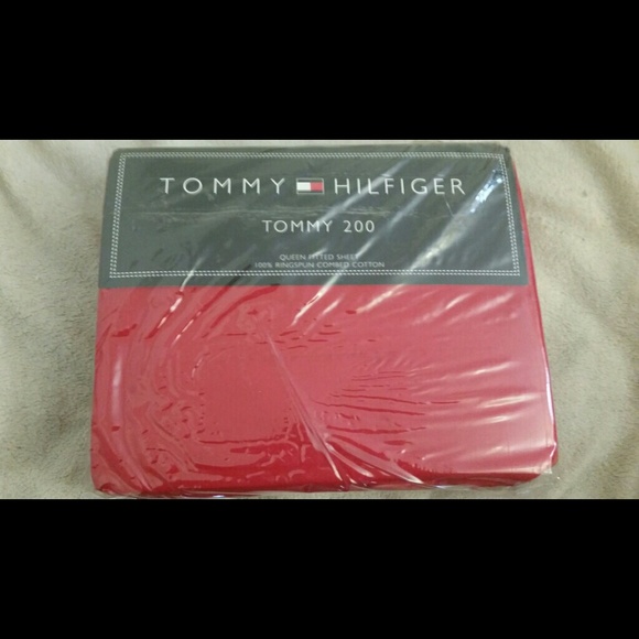 Tommy Hilfiger Queen Fitted Sheet