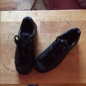 Black shell top adidas sz 4.5