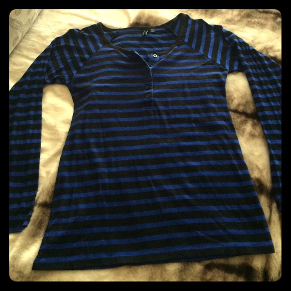 Black & blue striped long sleeve button tee