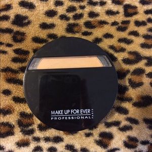 Duo may make up forever powder