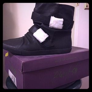 Blowfish Hanuku Low Profile Shoes