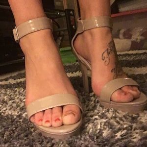 Steven madden ankle strap nude heels