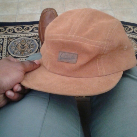 Strapback - Picture 2 of 2