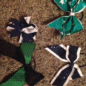 Cheer bows