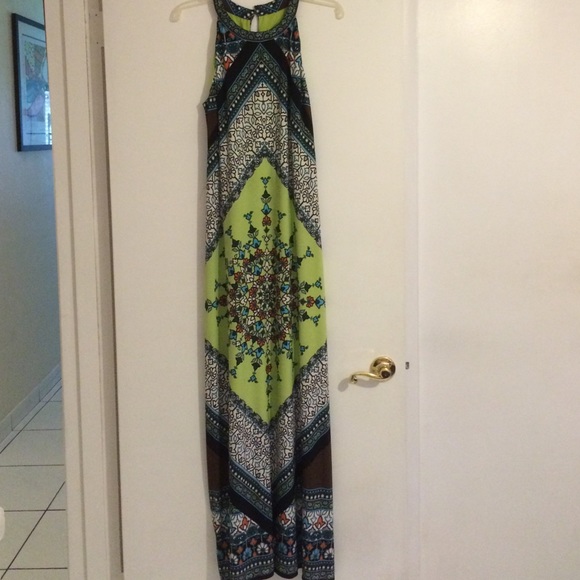 Muse Dresses & Skirts - Beautiful Maxi