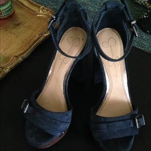 Navy blue sued Jessica Simpson heels