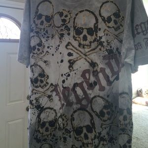 skull tee