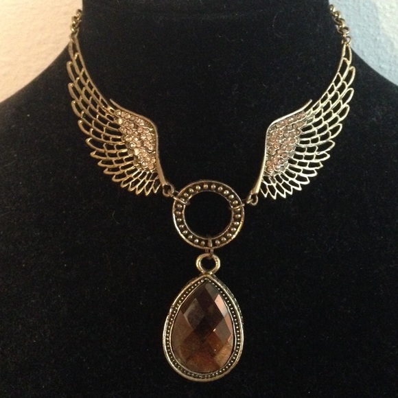 Fashion necklace