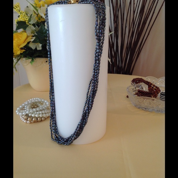 Gorgeous Small Stoned Grayish Necklace New