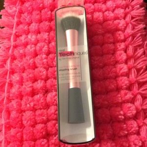 Real Techniques Stippling Brush