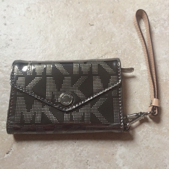 Michael Kors 4/4s phone case wristlet