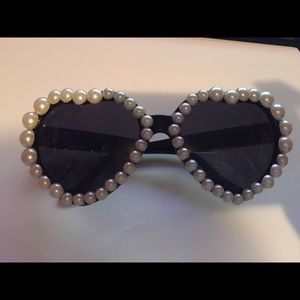 Heart shape pearl sunglasses