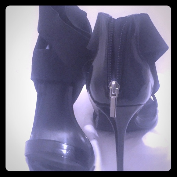 Black back zip sandals