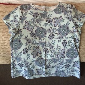 Short sleeve blue paisley design tee shirt XL