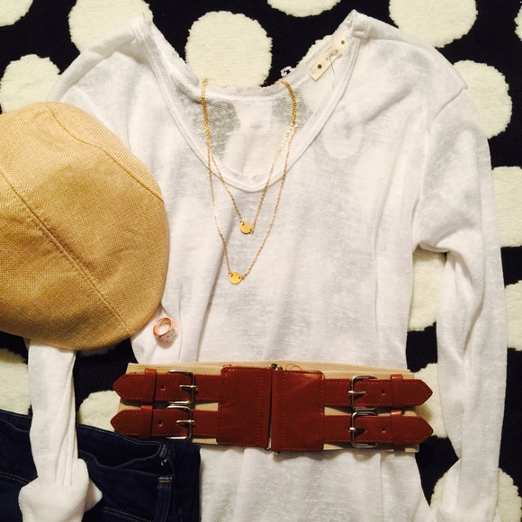 White long sleeves top. - Picture 3 of 3