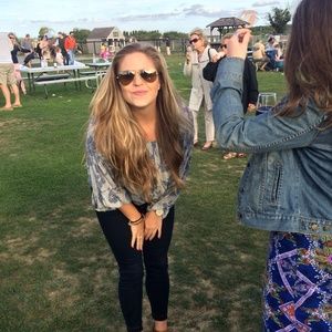 Meet your Posher, Julianna