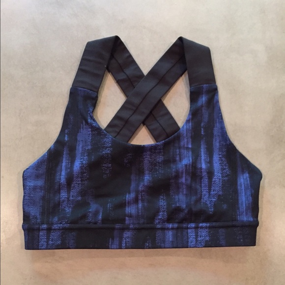 Lululemon sports bra
