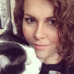Meet your Posher, Caitlyn