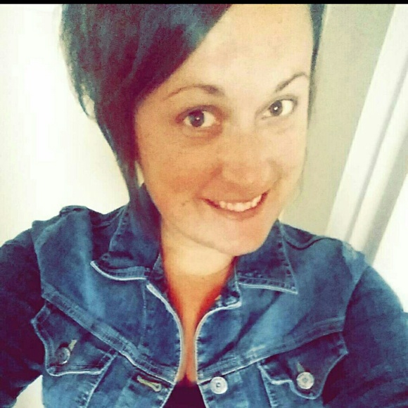 Meet your Posher, Heather - Picture 1 of 1