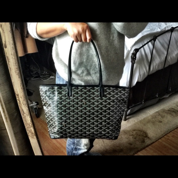goyard artois size