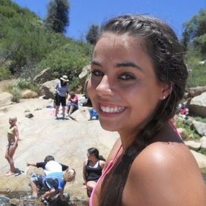 Meet your Posher, Eva